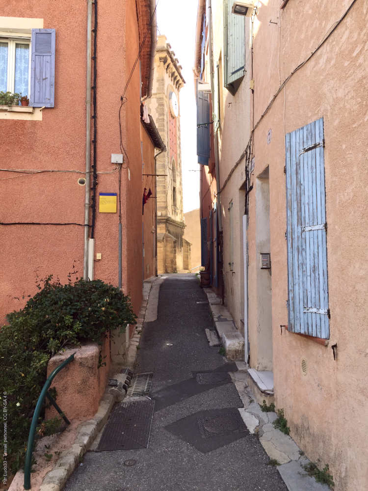 Rue étroite à Aubagne